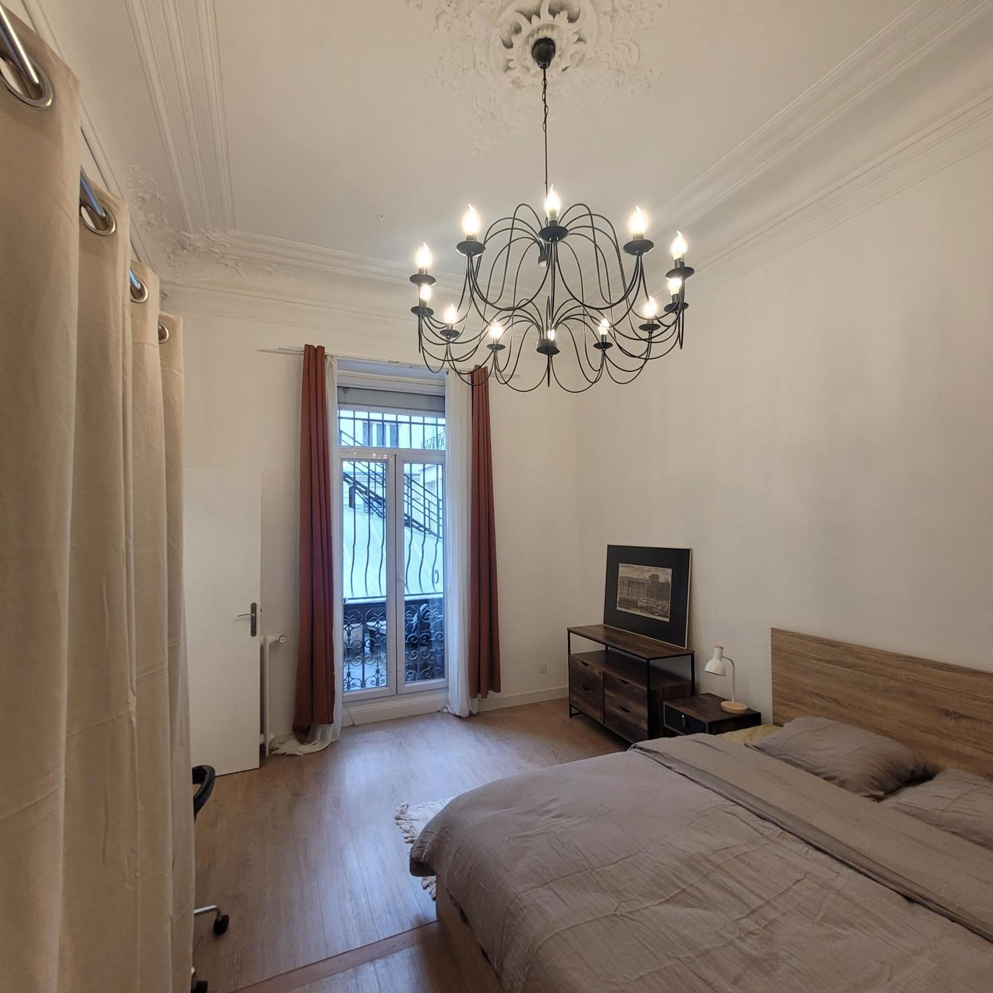 Bel Appartement Champs Elysees Avec 2 Chambres París Exterior foto
